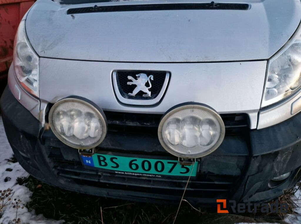 En pen Peugeot Expert 2009-modell - Voiture: photos 3 En pen Peugeot Expert 2009-modell - Voiture: photos 3