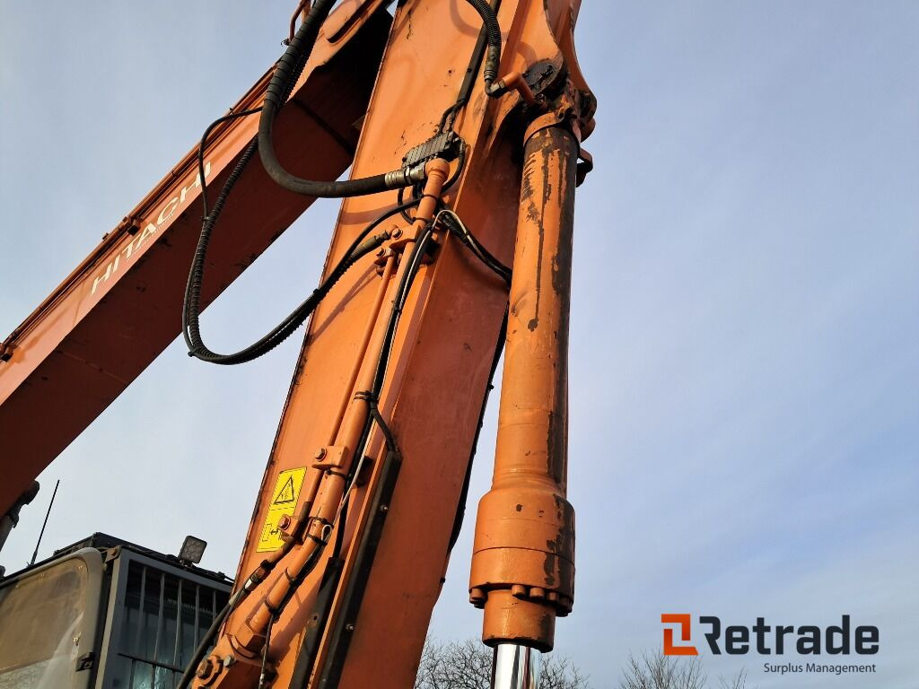 Pelle sur pneus Gravemaskine Hitachi ZX 140W-3: photos 11 Pelle sur pneus Gravemaskine Hitachi ZX 140W-3: photos 11