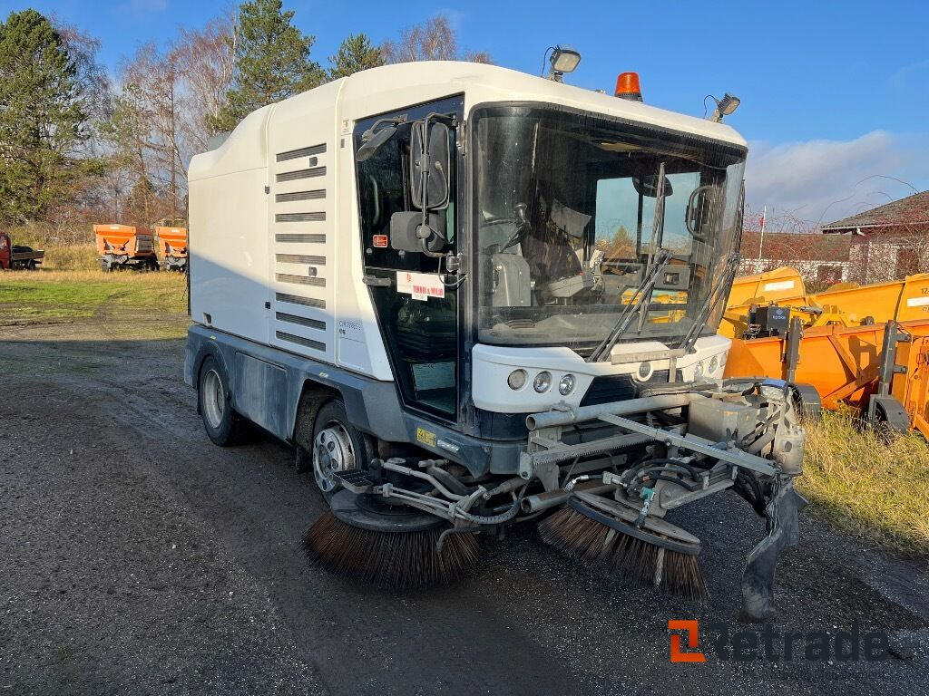 RAVO E6 feje-suge lastbil 3 koste. - Balayeuse de voirie: photos 2 RAVO E6 feje-suge lastbil 3 koste. - Balayeuse de voirie: photos 2