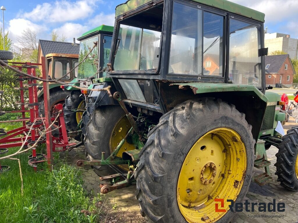 Tractor John Deere 2130 D 4 X 4 Traktor 2130 4 X 4 - Tracteur agricole: photos 5 Tractor John Deere 2130 D 4 X 4 Traktor 2130 4 X 4 - Tracteur agricole: photos 5