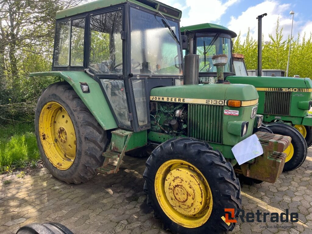 Tractor John Deere 2130 D 4 X 4 Traktor 2130 4 X 4 - Tracteur agricole: photos 4 Tractor John Deere 2130 D 4 X 4 Traktor 2130 4 X 4 - Tracteur agricole: photos 4