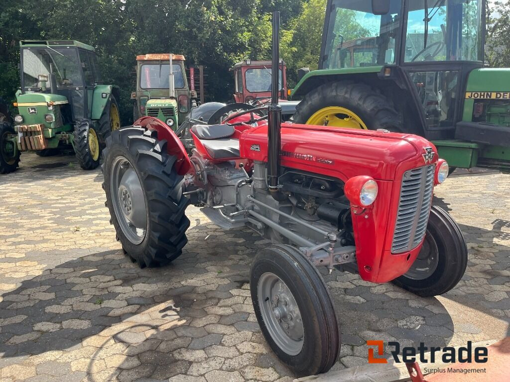 Traktor Massey Ferguson 35 - Tracteur agricole: photos 3 Traktor Massey Ferguson 35 - Tracteur agricole: photos 3