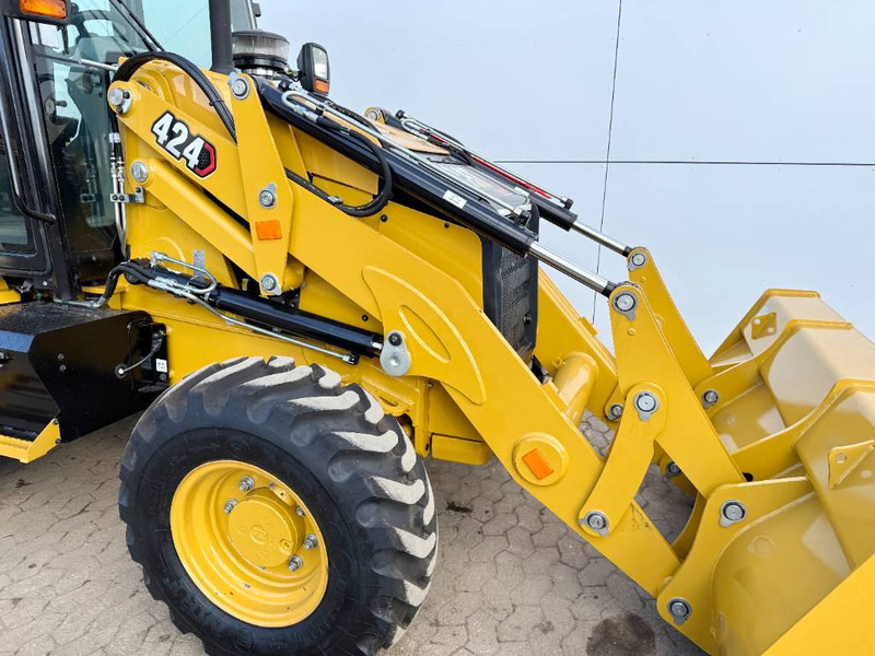 Tractopelle neuf Cat 424 4WD - Hammer Lines / Airco / Side Shift: photos 15