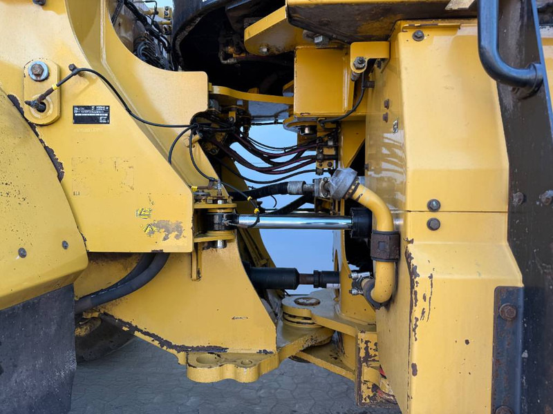Chargeuse sur pneus Cat 972M - German Machine / Automatic Greasing: photos 17