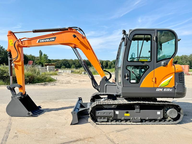 Doosan DX60E-10N NEW! - Mini pelle: photos 1 Doosan DX60E-10N NEW! - Mini pelle: photos 1