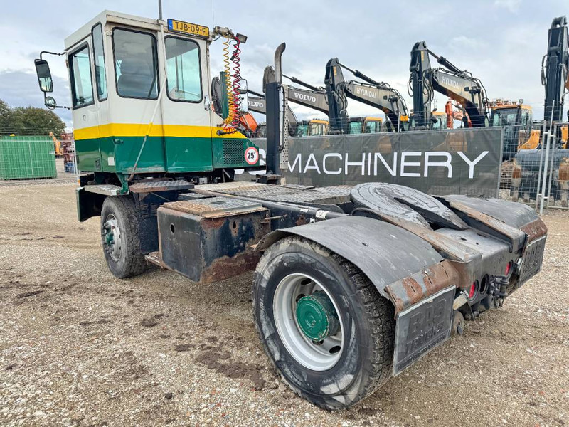 Kalmar PT122 - Top Condition / Cummins Engine - Tracteur portuaire: photos 3 Kalmar PT122 - Top Condition / Cummins Engine - Tracteur portuaire: photos 3