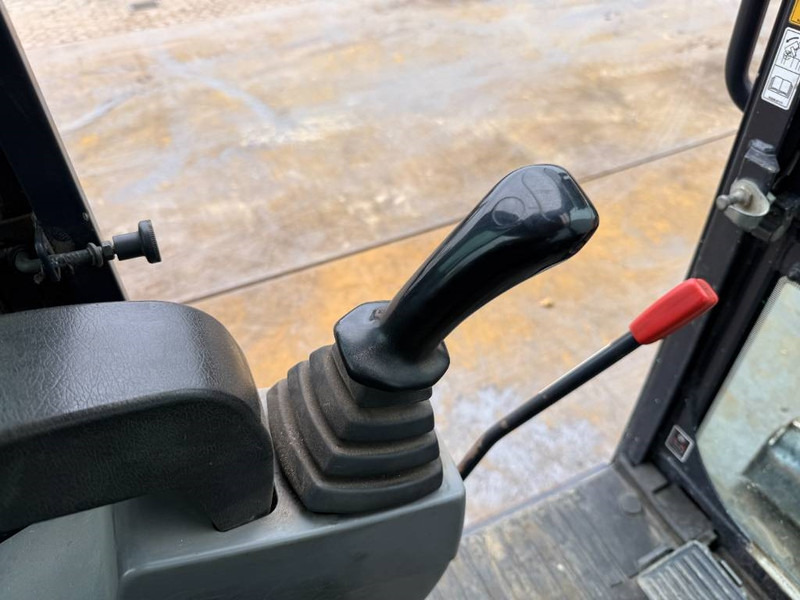 Mini pelle Kubota KX027-4 - Hammer Lines / Quick Coupler: photos 9