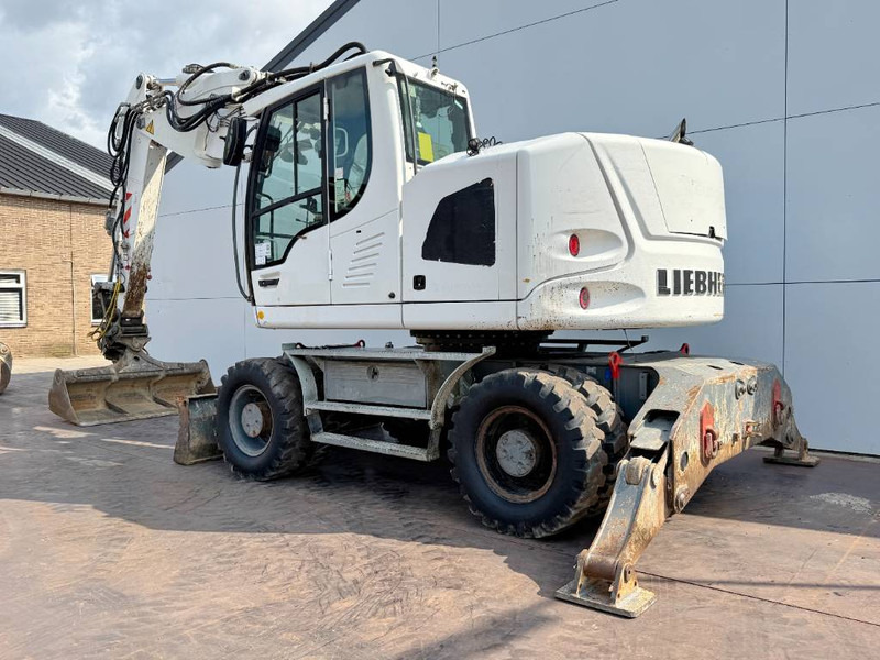 Liebherr A918 Compact - 4 Buckets / Triple Boom / Auto Lube - Pelle sur pneus: photos 4 Liebherr A918 Compact - 4 Buckets / Triple Boom / Auto Lube - Pelle sur pneus: photos 4