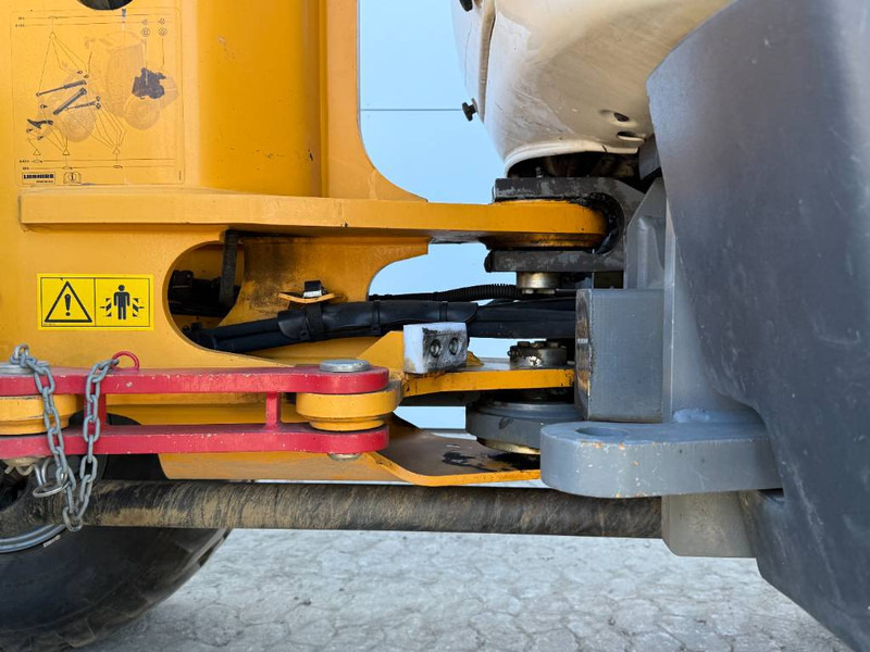 Chargeuse sur pneus Liebherr L506C - German Machine / Quick Coupler: photos 15