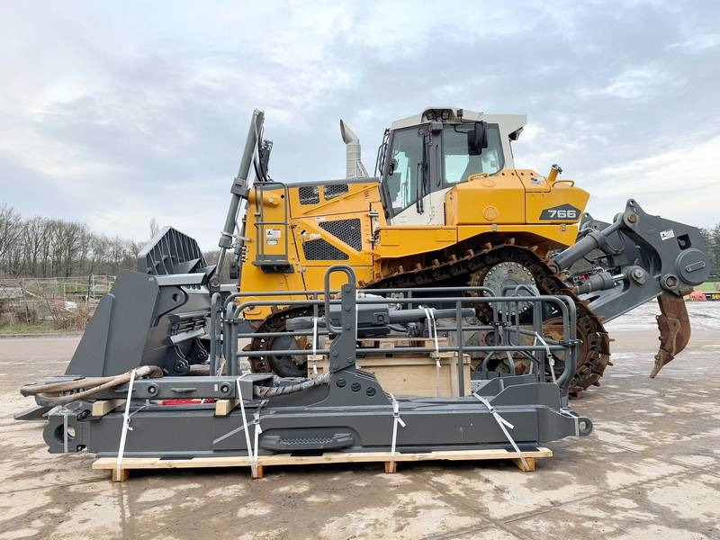 Liebherr PR766 05 Gen 8 New! 149 hours CE+EPA - Bulldozer: photos 1 Liebherr PR766 05 Gen 8 New! 149 hours CE+EPA - Bulldozer: photos 1