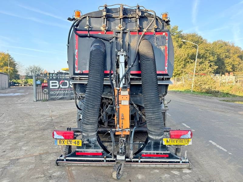 MAN MAN TGS18.320 - Dutch Sweeper Truck / Kehrwagen - Balayeuse de voirie: photos 4 MAN MAN TGS18.320 - Dutch Sweeper Truck / Kehrwagen - Balayeuse de voirie: photos 4