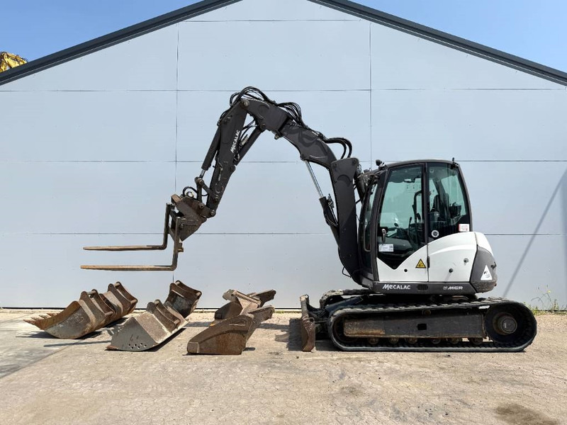 Mecalac 8MCR - 6 Attachments Included! Auto Greasing - Mini pelle: photos 1 Mecalac 8MCR - 6 Attachments Included! Auto Greasing - Mini pelle: photos 1
