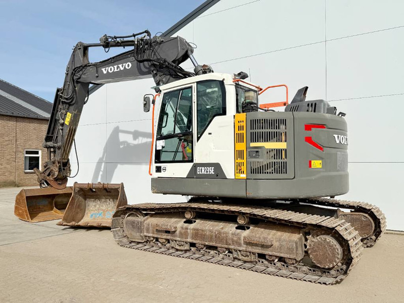 Volvo ECR235EL - Triple Boom / 2 Buckets Included - Pelle sur chenille: photos 3 Volvo ECR235EL - Triple Boom / 2 Buckets Included - Pelle sur chenille: photos 3