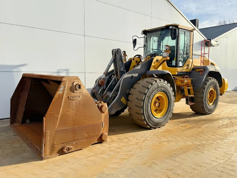 Volvo L110H - 3rd Function / Quick Coupler - Chargeuse sur pneus: photos 2 Volvo L110H - 3rd Function / Quick Coupler - Chargeuse sur pneus: photos 2