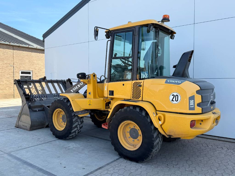 Volvo L30G - German Machine / 3rd Function - Chargeuse sur pneus: photos 3 Volvo L30G - German Machine / 3rd Function - Chargeuse sur pneus: photos 3