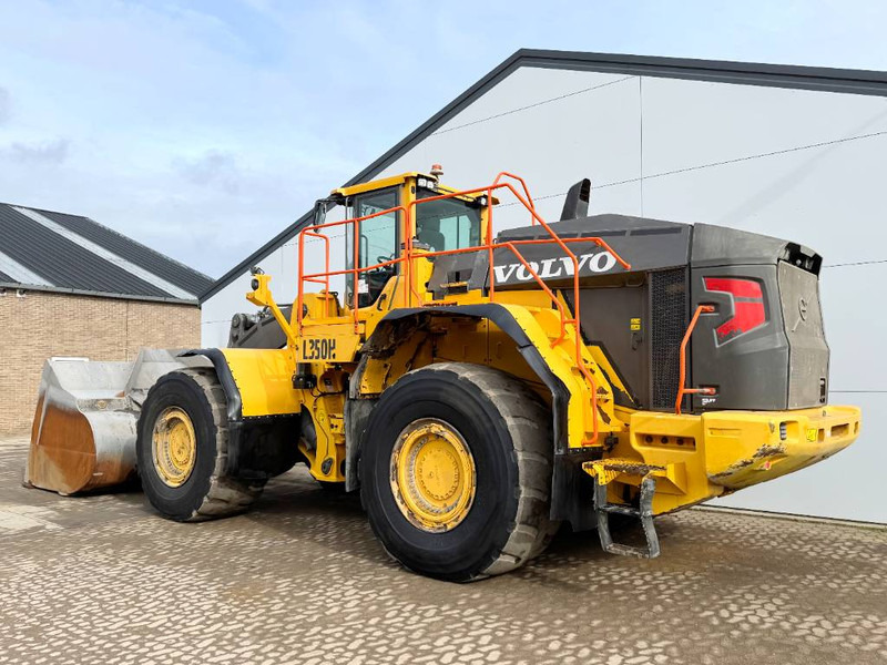 Volvo L350H - Dutch Machine / CDC Steering - Chargeuse sur pneus: photos 3 Volvo L350H - Dutch Machine / CDC Steering - Chargeuse sur pneus: photos 3