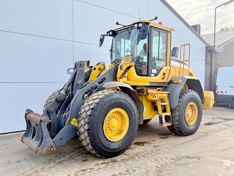Volvo L70H - 3rd Function / Weight System - Chargeuse sur pneus: photos 4 Volvo L70H - 3rd Function / Weight System - Chargeuse sur pneus: photos 4