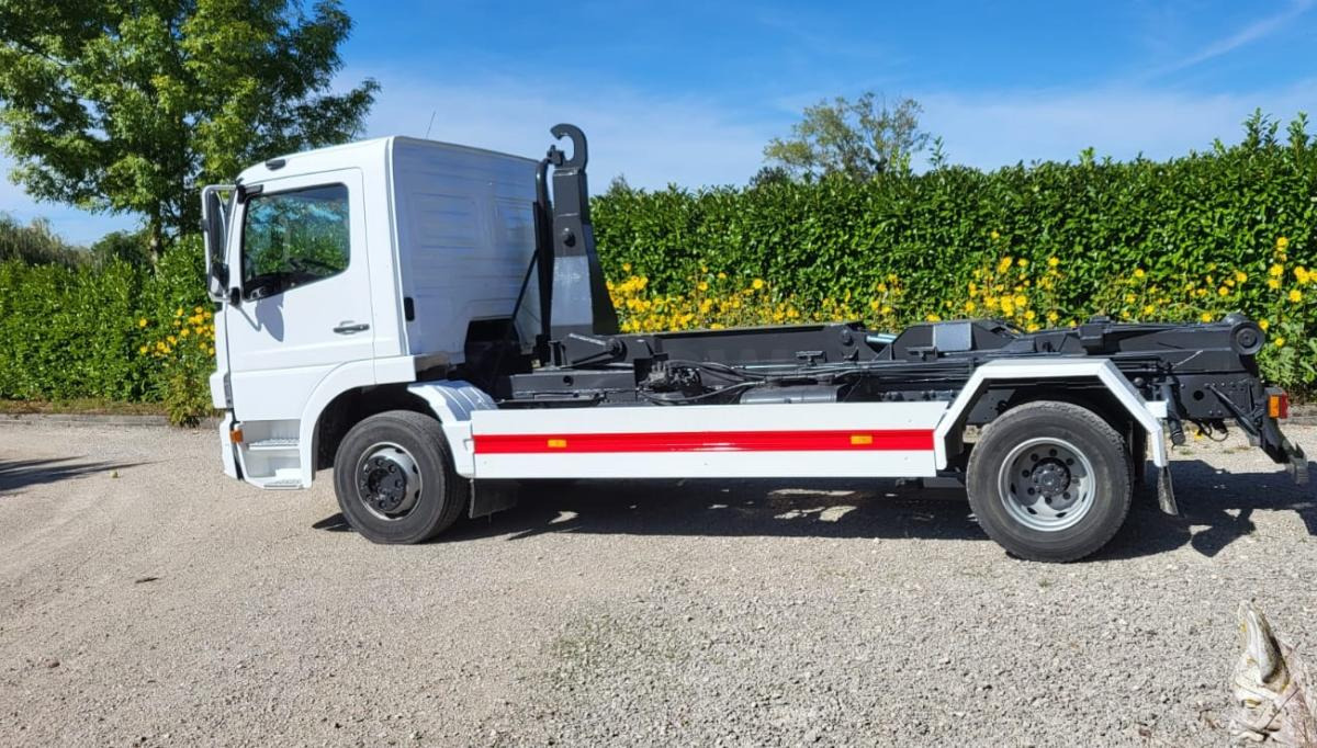 Mercedes Atego - Camion multibenne: photos 3 Mercedes Atego - Camion multibenne: photos 3
