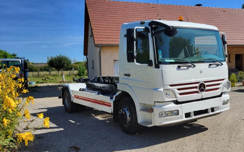 Mercedes Atego - Camion multibenne: photos 1 Mercedes Atego - Camion multibenne: photos 1
