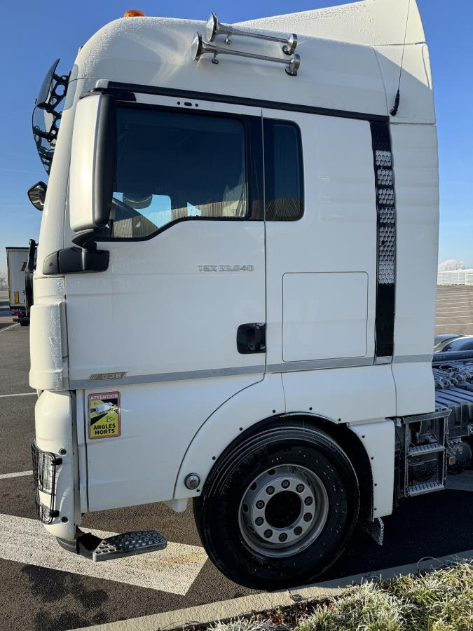 MAN TGX 33.640 - Tracteur routier: photos 2 MAN TGX 33.640 - Tracteur routier: photos 2