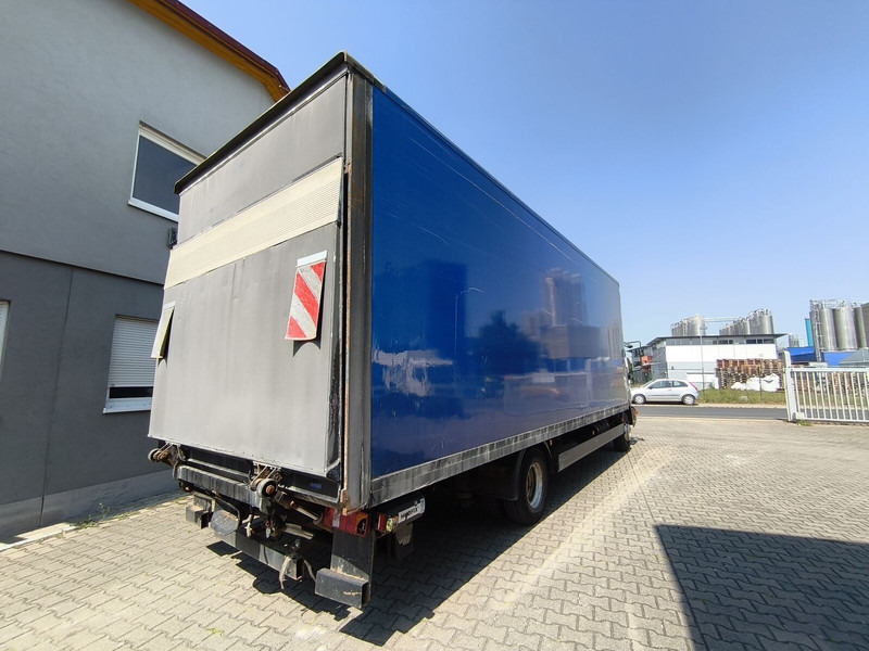MAN LE 10.220 - Camion fourgon: photos 5 MAN LE 10.220 - Camion fourgon: photos 5