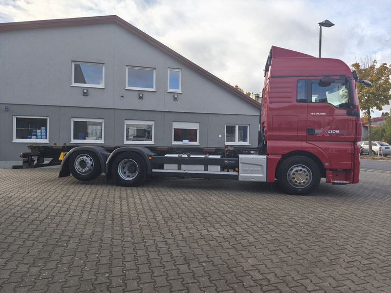 MAN TGX 26.500 BDF 6x2 Euro 6 Retarder Standard Lift+Lenk Euro 6 (29 - Châssis cabine: photos 4 MAN TGX 26.500 BDF 6x2 Euro 6 Retarder Standard Lift+Lenk Euro 6 (29 - Châssis cabine: photos 4