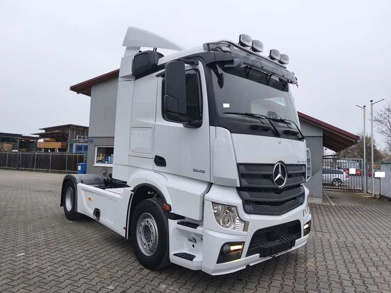 Mercedes-Benz Actros 1845 Sattelzugmaschine Euro 6 4x2 - Tracteur routier: photos 1 Mercedes-Benz Actros 1845 Sattelzugmaschine Euro 6 4x2 - Tracteur routier: photos 1