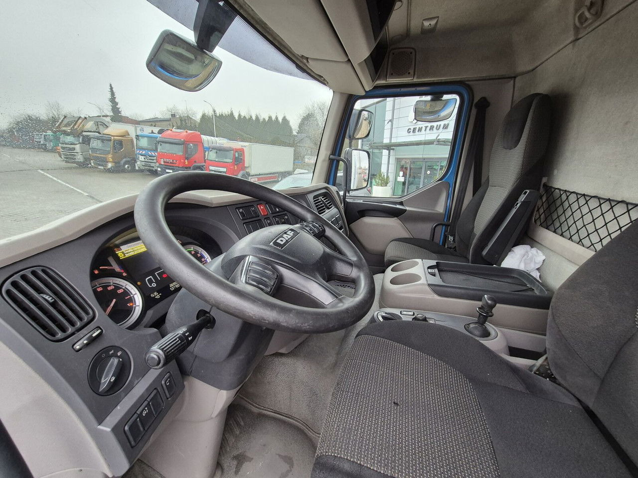 Camion fourgon DAF LF 220 1 Owner / Serviced / Super Condition: photos 28