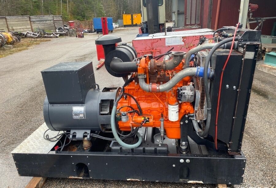 Diversen ECP34 2S4 - Iveco Engine,126kVA,New oils, filters, Mecc Alte ECP34 2S4 - Groupe électrogène: photos 3 Diversen ECP34 2S4 - Iveco Engine,126kVA,New oils, filters, Mecc Alte ECP34 2S4 - Groupe électrogène: photos 3
