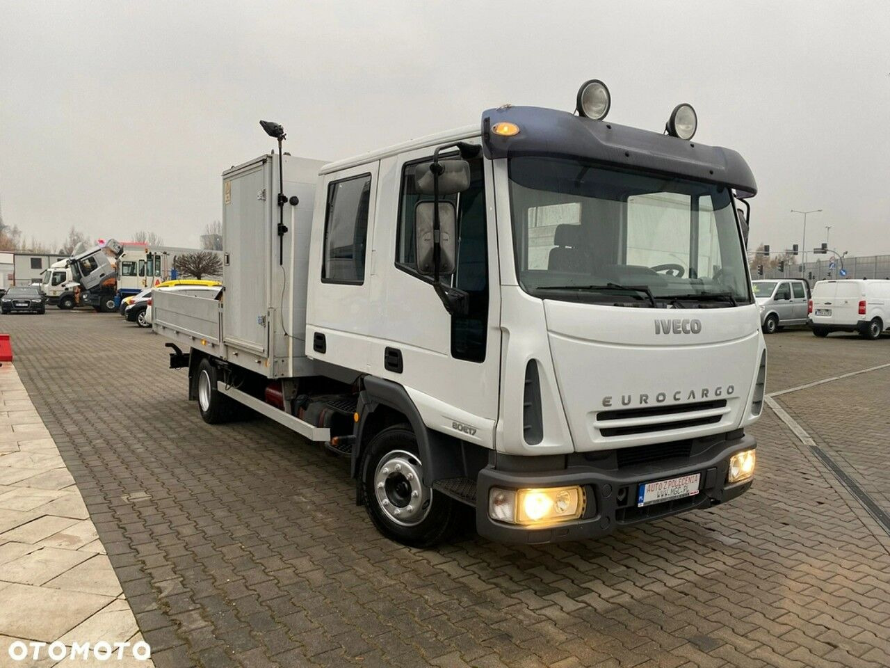 Iveco Eurocargo ML80E17 - Camion plateau, Camion grue: photos 5 Iveco Eurocargo ML80E17 - Camion plateau, Camion grue: photos 5