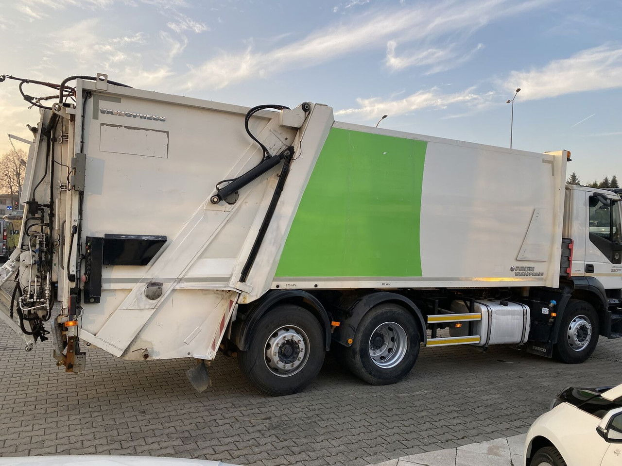 Iveco Stralis 330 EEV / Faun Vario Press 11 27M3 / Service NEW / TOP Iveco Stralis 330 EEV / Faun Vario Press 11 27M3 / Service NEW / TOP - Benne à ordures ménagères: photos 3 Iveco Stralis 330 EEV / Faun Vario Press 11 27M3 / Service NEW / TOP Iveco Stralis 330 EEV / Faun Vario Press 11 27M3 / Service NEW / TOP - Benne à ordures ménagères: photos 3