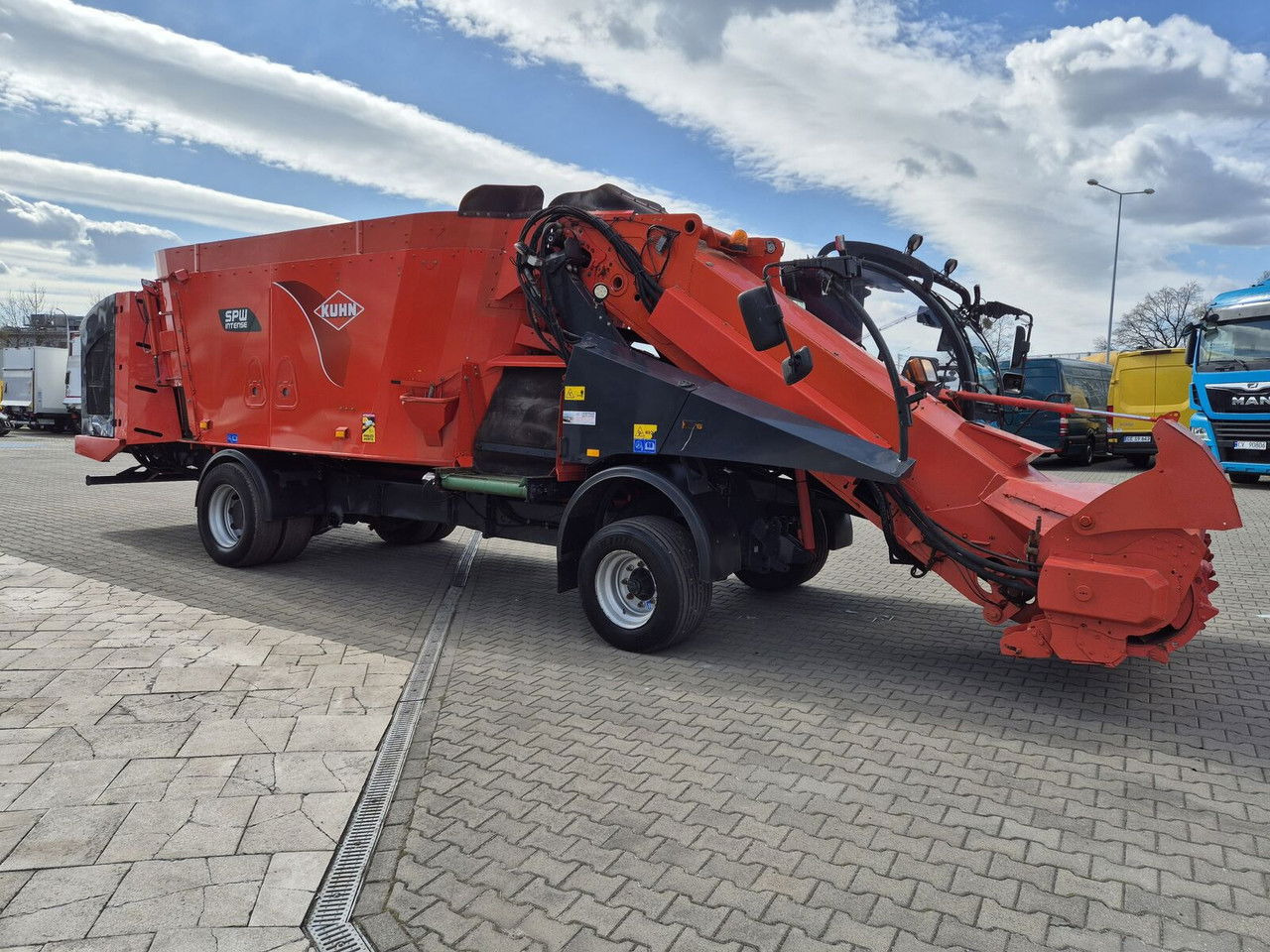 Kuhn SPW 22 Intense /feed wagon/ 1 Owner / NEW Service SPW 22 Intense /feed wago Kuhn SPW 22 Intense /feed wagon/ 1 Owner / NEW Service SPW 22 Intense /feed wagon/ 1 Owner / NEW Service / UP TO 22m3 - Mélangeuse: photos 2 Kuhn SPW 22 Intense /feed wagon/ 1 Owner / NEW Service SPW 22 Intense /feed wago Kuhn SPW 22 Intense /feed wagon/ 1 Owner / NEW Service SPW 22 Intense /feed wagon/ 1 Owner / NEW Service / UP TO 22m3 - Mélangeuse: photos 2