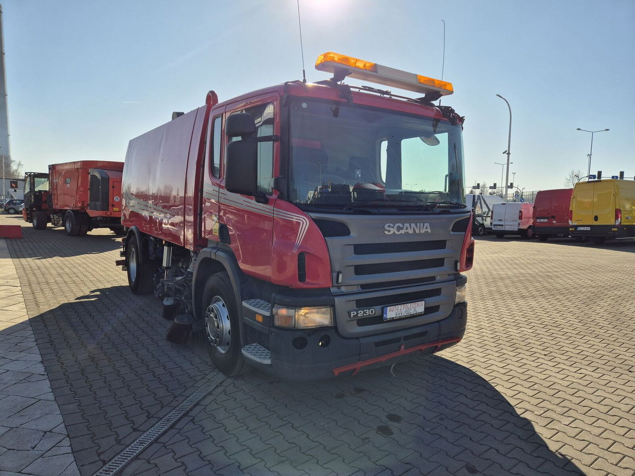 Scania P230 4X2 / Sweeper / Johnston VX800 / Sprayer / LOW Mileage / - Balayeuse de voirie: photos 4 Scania P230 4X2 / Sweeper / Johnston VX800 / Sprayer / LOW Mileage / - Balayeuse de voirie: photos 4