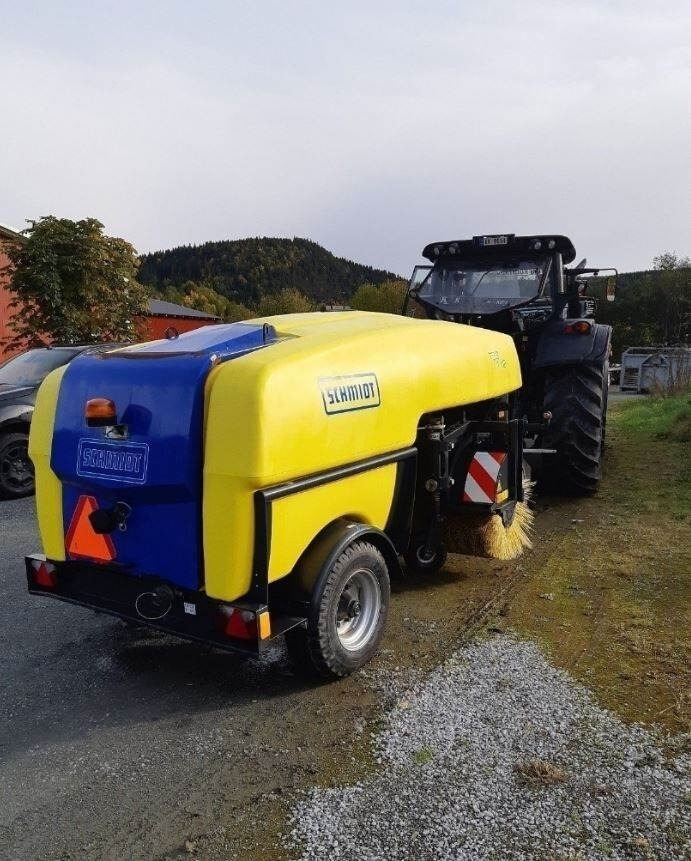 Schmidt TSS 122, Like NEW, Only 203 hours, up to 40KM/h - - Balayeuse de voirie: photos 4 Schmidt TSS 122, Like NEW, Only 203 hours, up to 40KM/h - - Balayeuse de voirie: photos 4