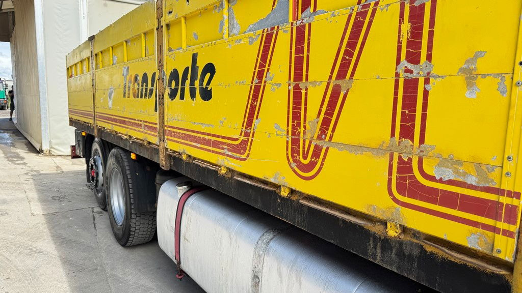 DAF XF 95.380 6X2 stake body - air condition - Autre matériel: photos 4 DAF XF 95.380 6X2 stake body - air condition - Autre matériel: photos 4