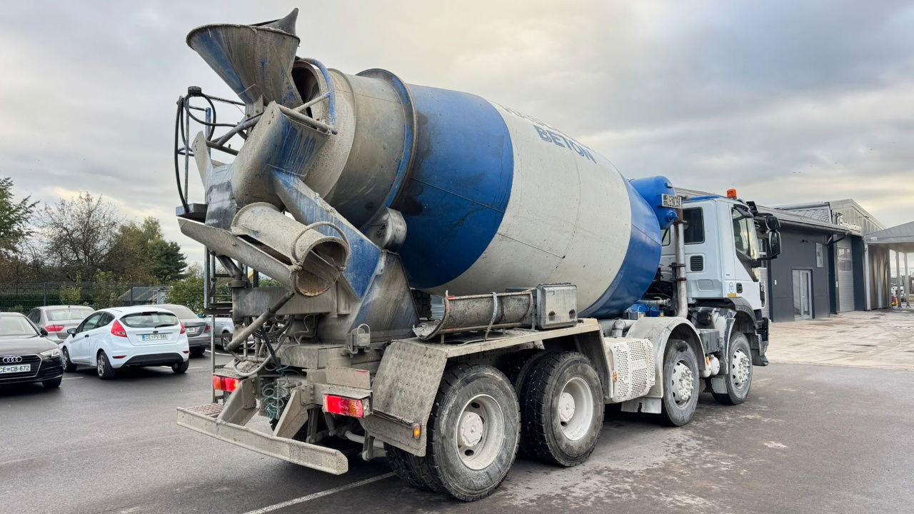 Iveco Trakker AD340TB45 8x4 mixer 10m3 - Camion malaxeur: photos 5 Iveco Trakker AD340TB45 8x4 mixer 10m3 - Camion malaxeur: photos 5