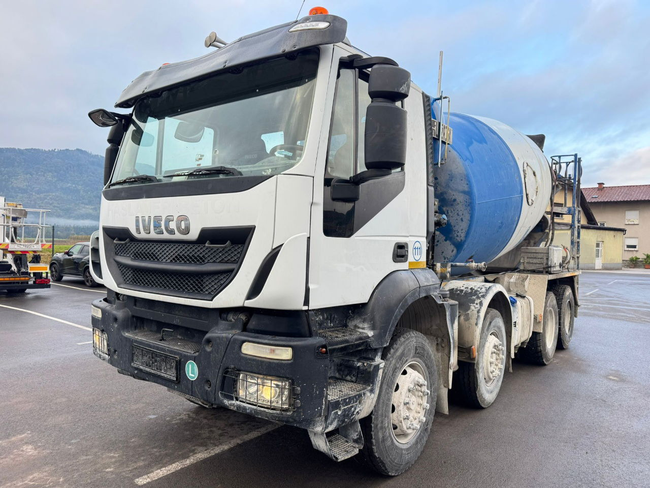 Iveco Trakker AD340TB45 8x4 mixer 10m3 - Camion malaxeur: photos 1 Iveco Trakker AD340TB45 8x4 mixer 10m3 - Camion malaxeur: photos 1