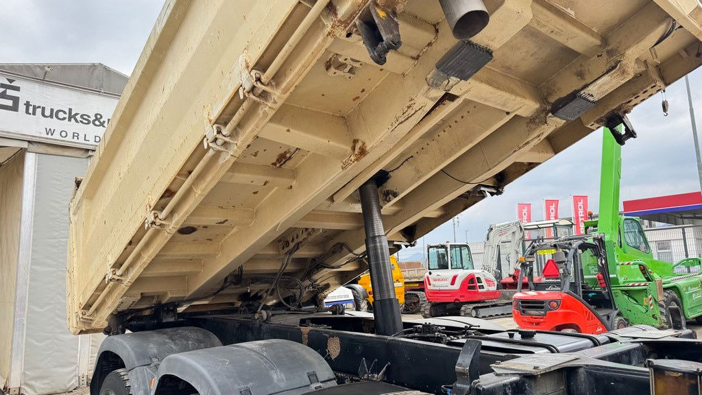 Camion benne MAN TGS 26.540 6X4 bordmatic meiller tipper: photos 11