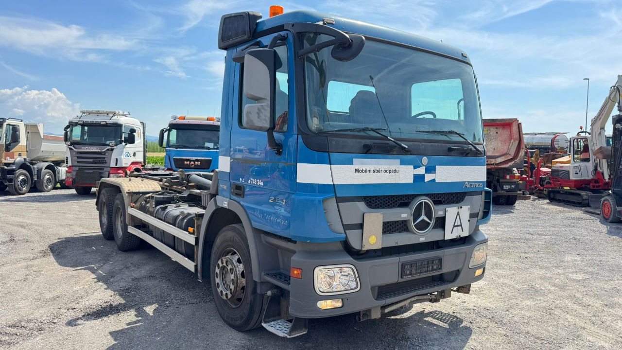 Mercedes-Benz Actros 2641 6x4 hiab abroll tipper - spring - Camion porte-conteneur/ Caisse mobile: photos 3 Mercedes-Benz Actros 2641 6x4 hiab abroll tipper - spring - Camion porte-conteneur/ Caisse mobile: photos 3