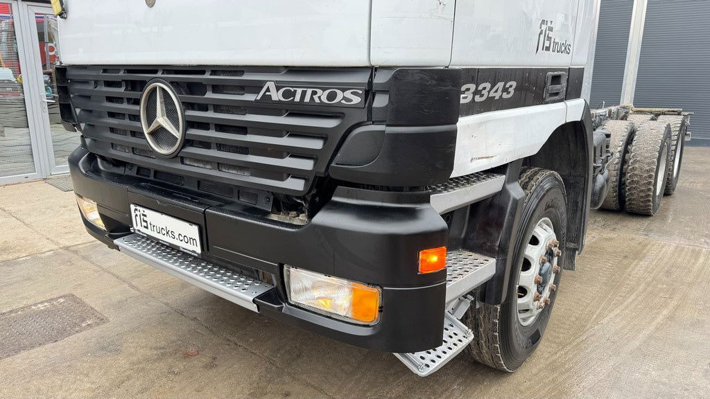 Mercedes-Benz Actros 3331 B 6x4 chassis - big axle - Châssis cabine: photos 2 Mercedes-Benz Actros 3331 B 6x4 chassis - big axle - Châssis cabine: photos 2