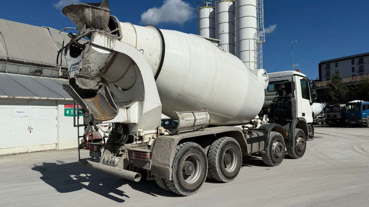 Mercedes-Benz Actros 3532 8x4 beton Schwing mixer 10m3 - Camion malaxeur: photos 4 Mercedes-Benz Actros 3532 8x4 beton Schwing mixer 10m3 - Camion malaxeur: photos 4