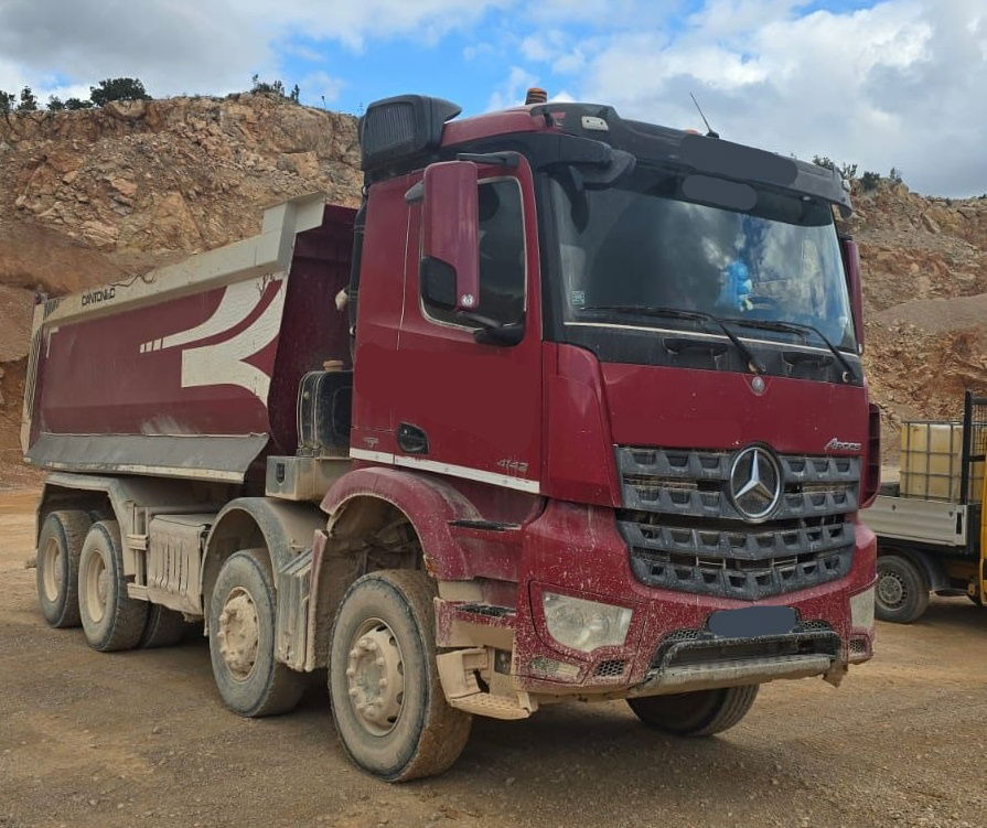 Camion benne Mercedes-Benz Arocs 4142 8X4 cantoni tipper: photos 1