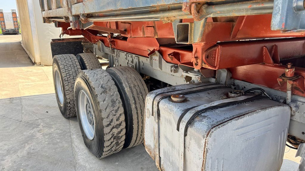 Scania 112 6x4 tipper - full spring - Camion benne: photos 4 Scania 112 6x4 tipper - full spring - Camion benne: photos 4