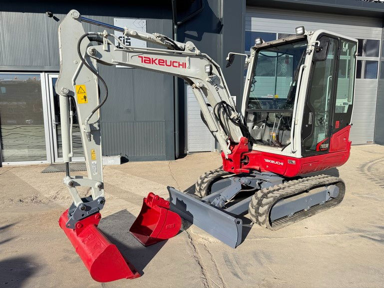 Takeuchi TB230 - 2019 Year - 2435 Hours - 2X Buckets - NEW Tracks - Mini pelle: photos 1 Takeuchi TB230 - 2019 Year - 2435 Hours - 2X Buckets - NEW Tracks - Mini pelle: photos 1