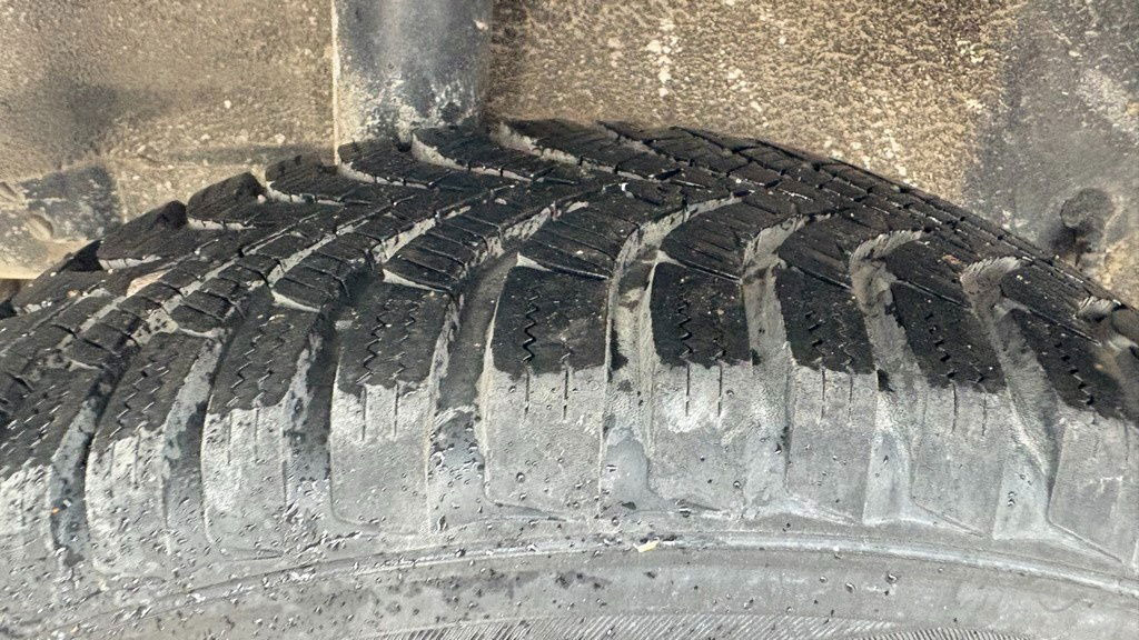 Toyota Yaris 1.3 - Petrol - 5 Doors - AC - Voiture à hayon: photos 5 Toyota Yaris 1.3 - Petrol - 5 Doors - AC - Voiture à hayon: photos 5