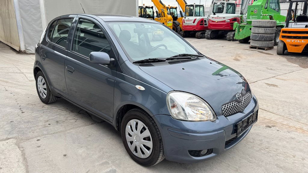 Toyota Yaris 1.3 - Petrol - 5 Doors - AC - Voiture à hayon: photos 2 Toyota Yaris 1.3 - Petrol - 5 Doors - AC - Voiture à hayon: photos 2