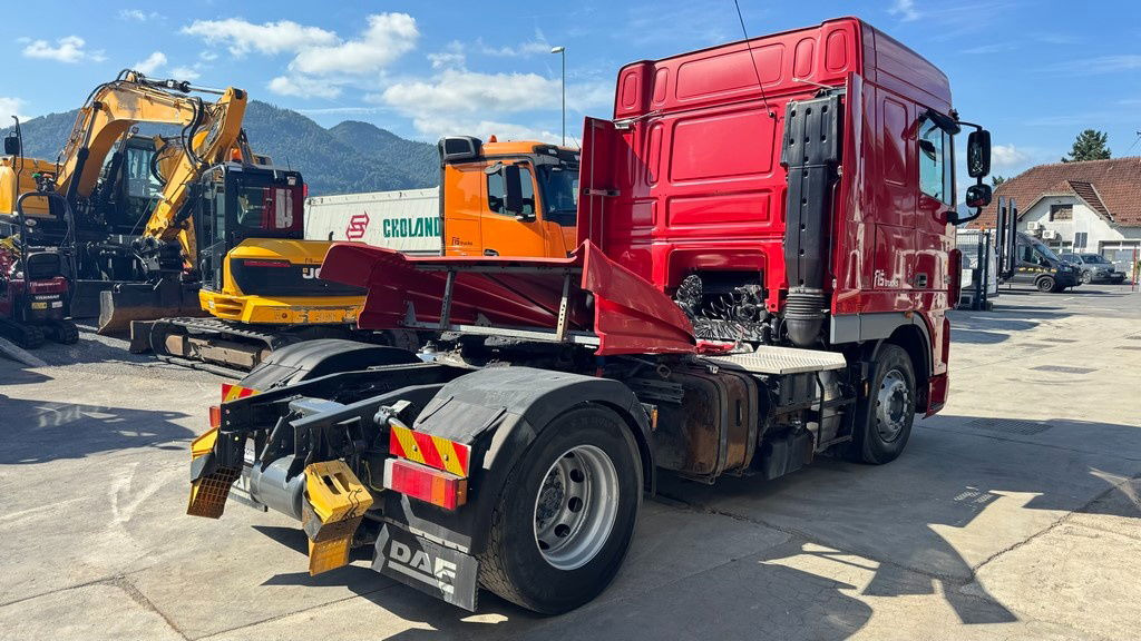 DAF XF 105.460 4x2 tractor unit - tipp. hydr. - Tracteur routier: photos 5 DAF XF 105.460 4x2 tractor unit - tipp. hydr. - Tracteur routier: photos 5