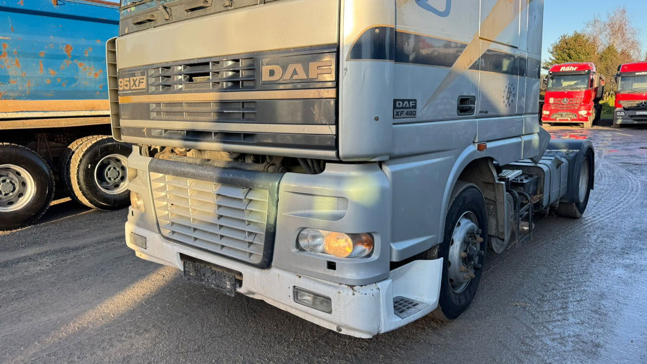 DAF XF 95.480 4x2 tractor unit - euro 3 - Tracteur routier: photos 2 DAF XF 95.480 4x2 tractor unit - euro 3 - Tracteur routier: photos 2