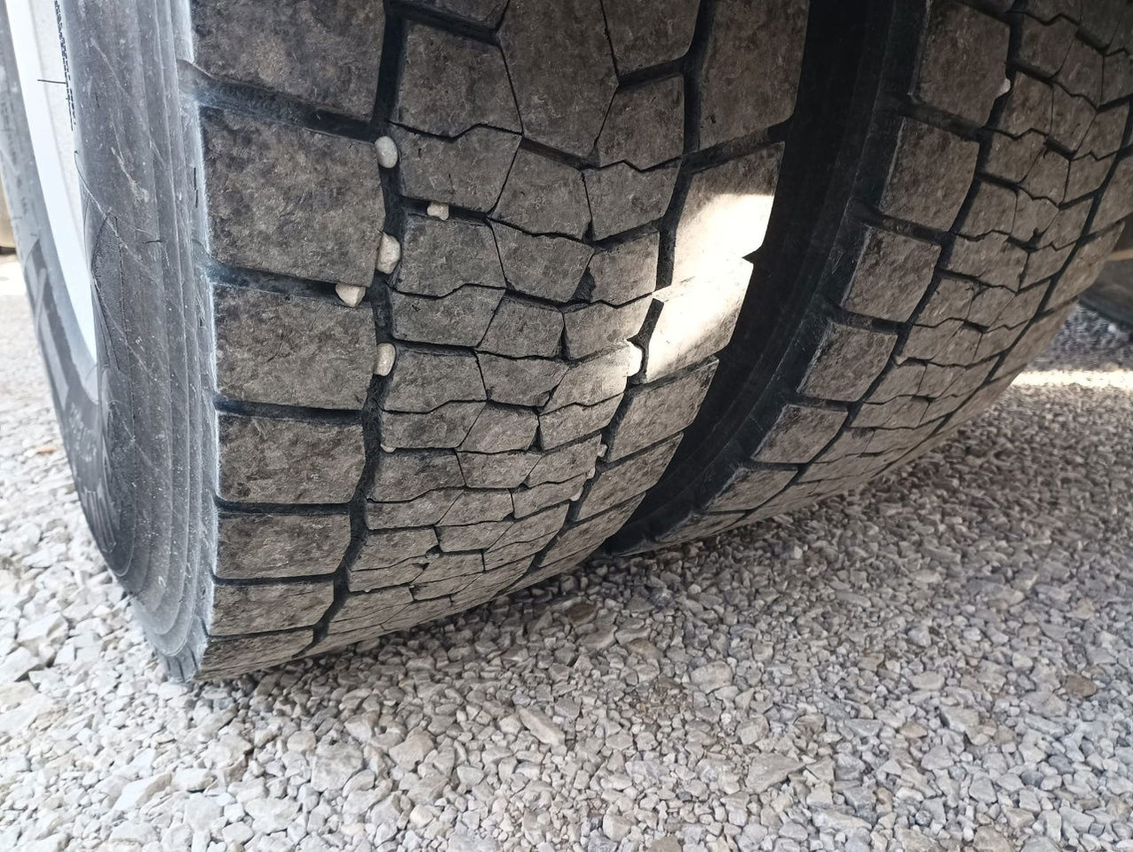 Mercedes-Benz Actros 1841 LS - tipper hydraulics - retarder - Tracteur routier: photos 4 Mercedes-Benz Actros 1841 LS - tipper hydraulics - retarder - Tracteur routier: photos 4