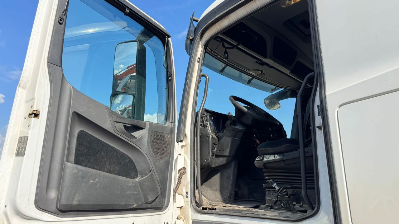 Tracteur routier Mercedes-Benz Arocs 1851 LS HAD 4X4 - Euro 6 - retarder - tipper hydraulics: photos 13